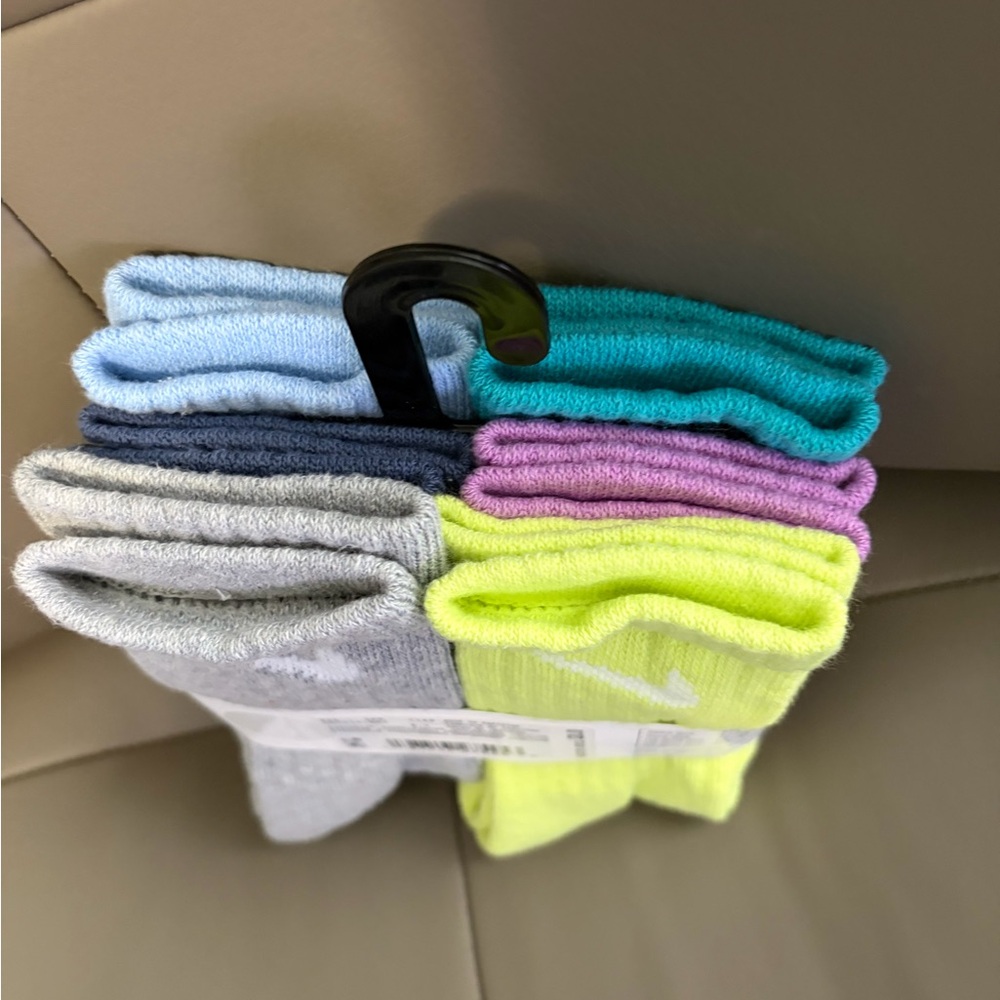 BNWT NIKE UNISEX YOUTH (6) PACK CREW SOCKS MULTICOLOR US SHOE SIZE 10C to 3Y - Picture 2 of 12